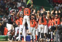 ¡Los Toros viven! Se rebelan en el noveno, ganan su primero de la serie final y están 1-2
